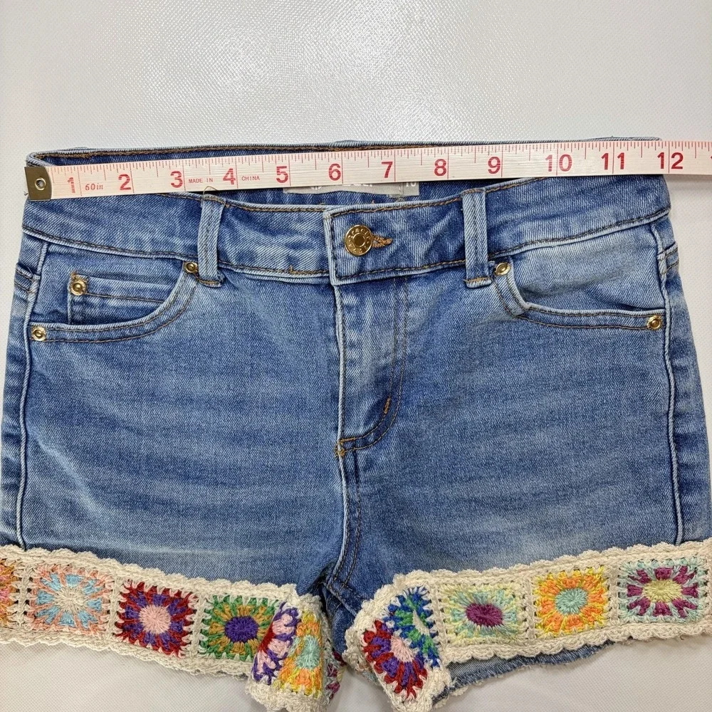Tractr Girls Denim Shorts‎ Size 10 Crochet Hem Boho Festival Light Wash Stretch